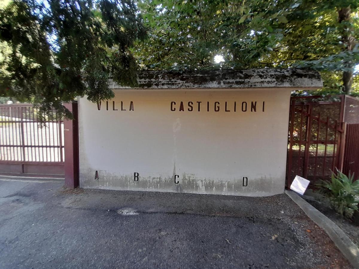 Appartamento Dellea Luino Exteriör bild