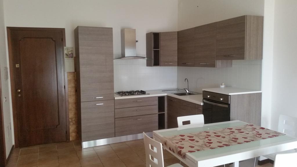 Appartamento Dellea Luino Exteriör bild